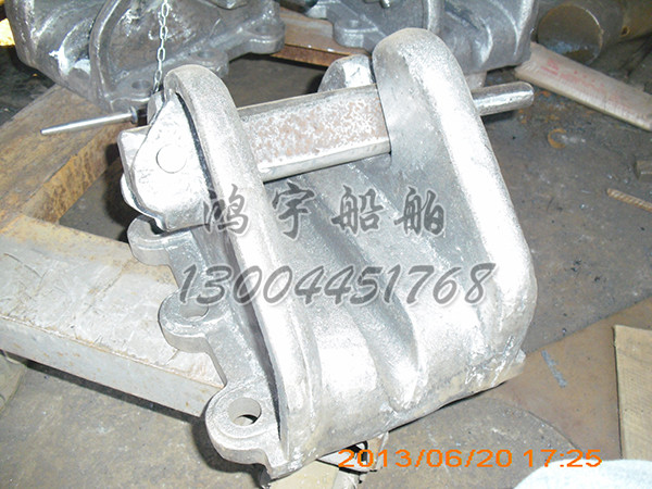 铸钢闸刀掣链器 (1)